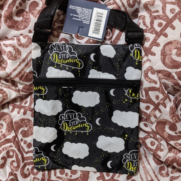 SALE Never Stop Dreaming Motivational Crossbody Messenger Bag Purse - Picture 1 of 2